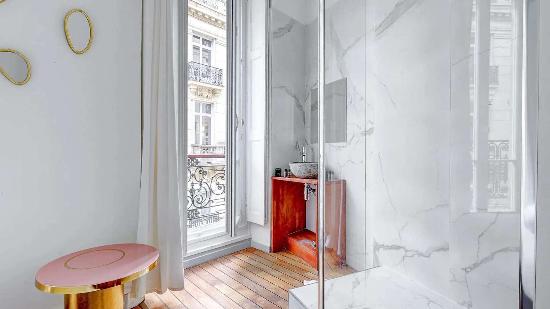 L'Elegance Parisienne Au Coeur Des Champs-Elysees Frankreich